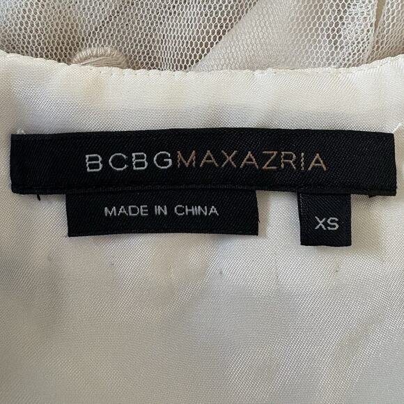 BCBGMaxAzria Ivory Embroidered Lace Overlay Shift Dress Womens Size XS (202) - Picture 3 of 5